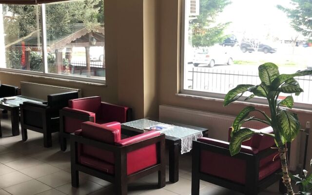 Arya Hotel