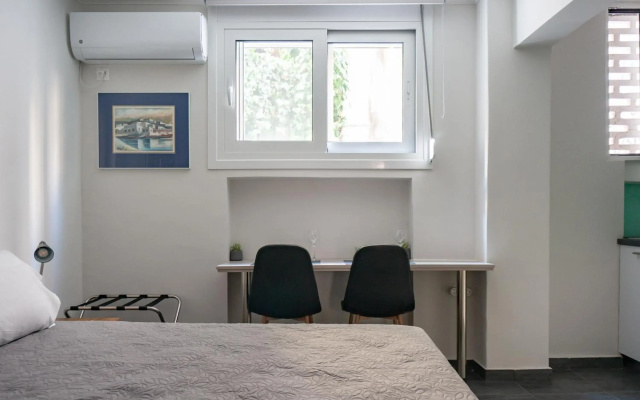 Pan's Cave Studio in Plaka