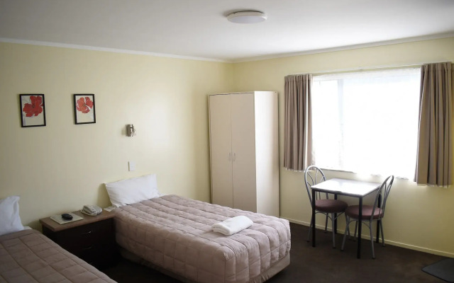 Devonwood Motel