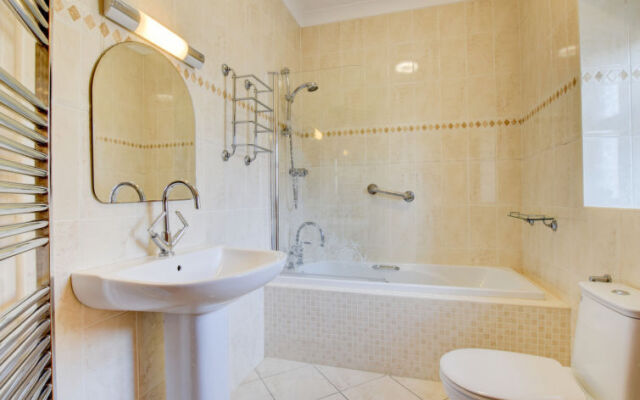 Holiday Home Dinas y Gadair