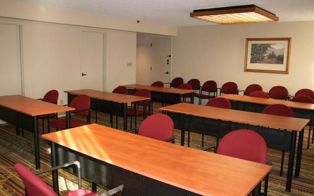 Holiday Inn Express Newark Airport Elizabeth by IHG