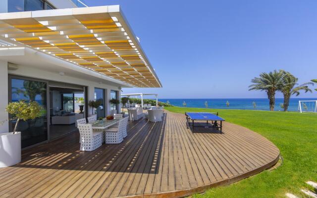 Beachfront Dream Villa