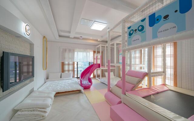 Gyeongju Riunae Kids Poolvilla