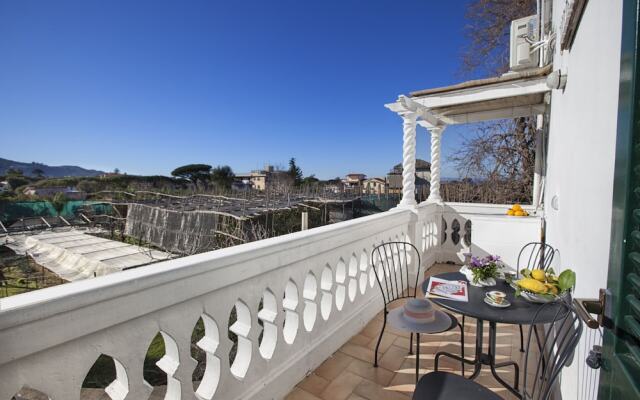Estate4home- Villa Lina