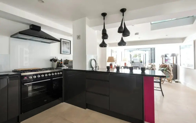 Kennington Road by Onefinestay