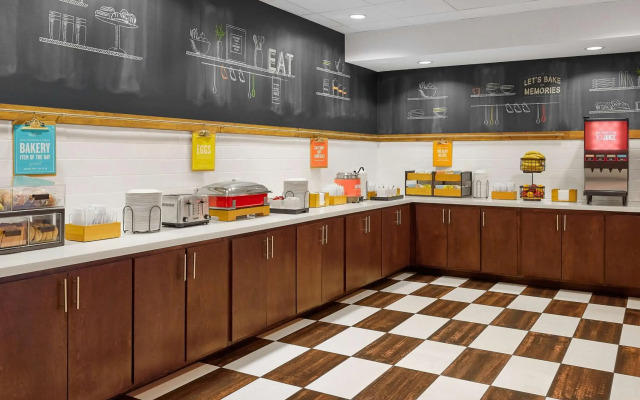Hampton Inn & Suites Ridgecrest