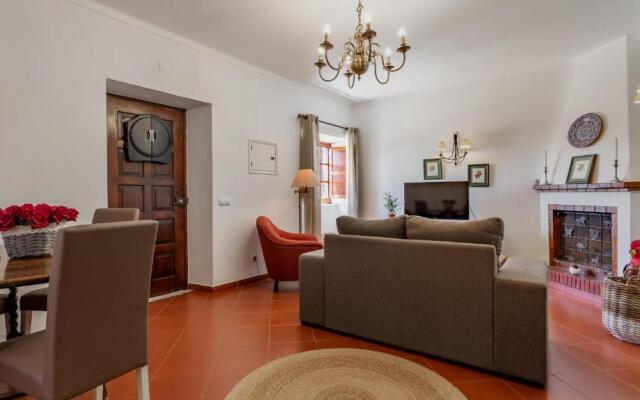 Cozy Algarve Home with Vineyard View Near Beaches