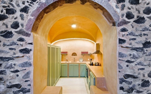 Pyrgos Old winery villa