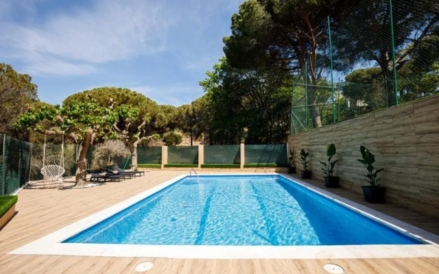 Maravillosa casa con piscina grande y bosque