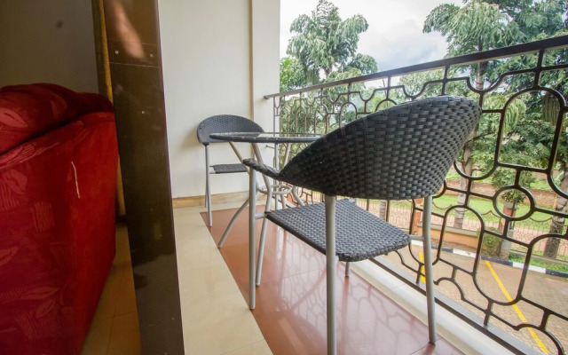 Crown Suites Hotel