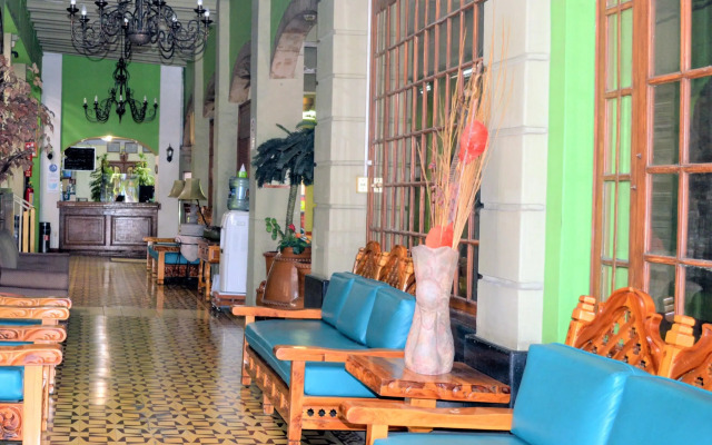 Hotel Colonial