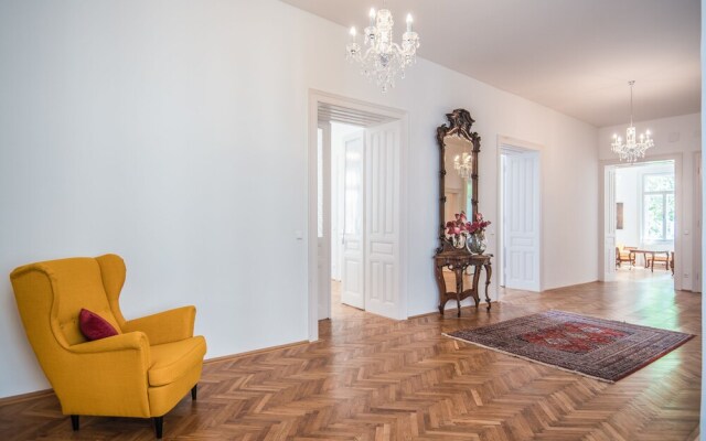 Duschel Apartments Imperial Living