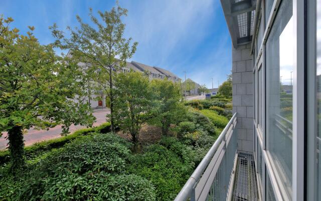 Deluxe and Secure Apartment Close to Aberdeen City Centre
