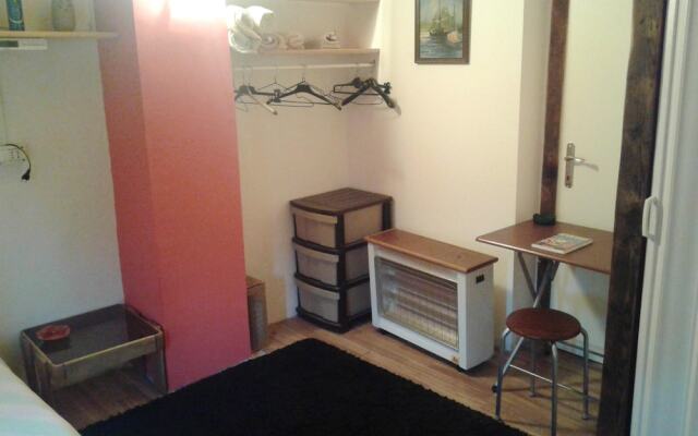 Studio in Belgrade, with Wonderful City View, Enclosed Garden And Wifi - 2 Km From the Beach