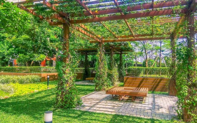 Comfy and Cozy Stay 1BR at Branz Simatupang Apartment