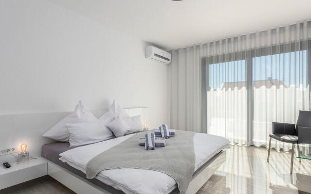 Amazing Holiday Home In Novigrad With Bubble Bath