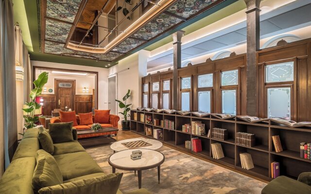 Palacio Gran Vía, a Royal Hideaway Hotel