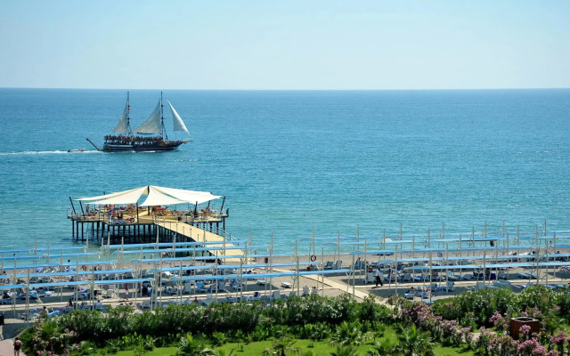 Seaden Sea World Resort & Spa