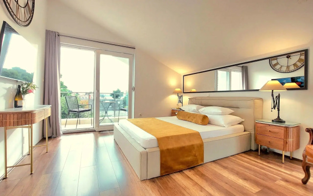 Refresh Boutique Apartments