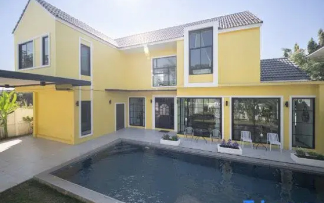 Private Pool Villa 6 Bedroom - Mellow Yellow Villa