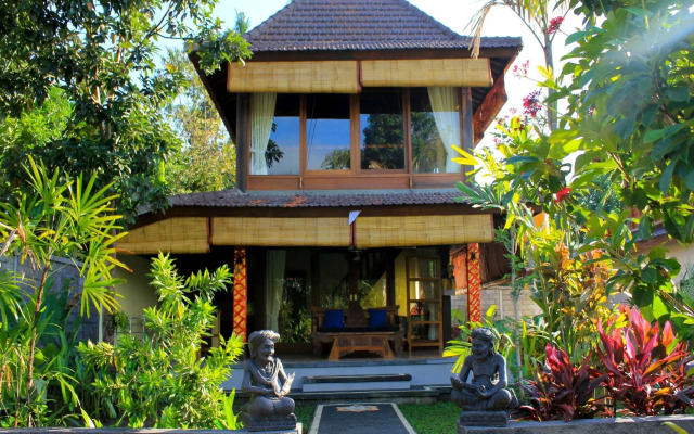 Sari Bamboo Villas