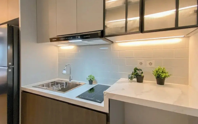 Modern Minimalist Studio Apartment At Collins Boulevard