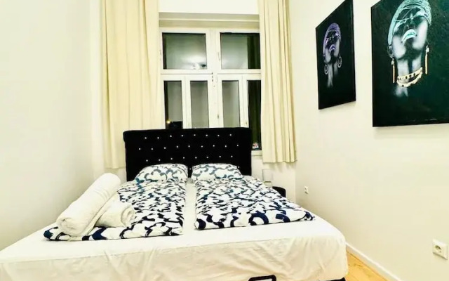 5BR Apartment Near Kaufpark Alterlaa