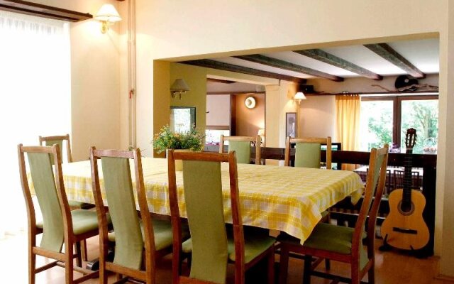 Queen Teuta Palace Resort