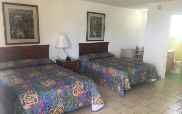 Skylark Resort Motel