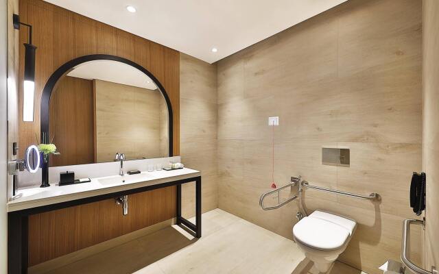 Double Tree by Hilton Dubai Business Bay Hotel