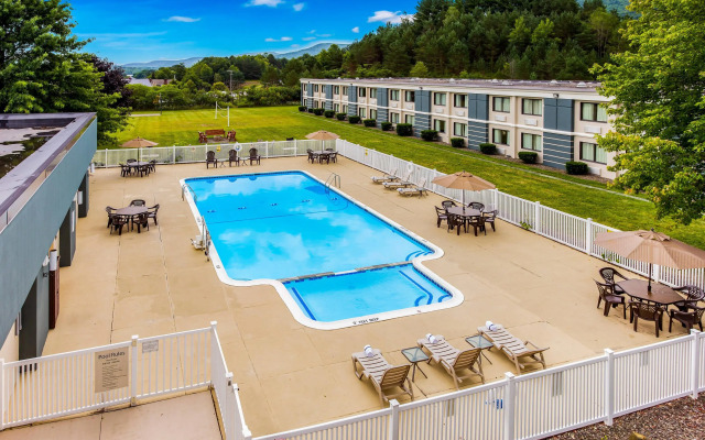 Quality Inn Oneonta Cooperstown Area