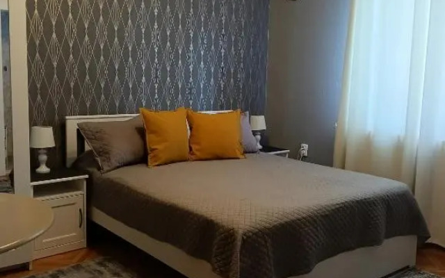 Crystal Room II