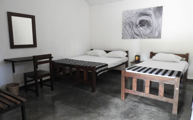 The Elephant Pass Yala - Hostel