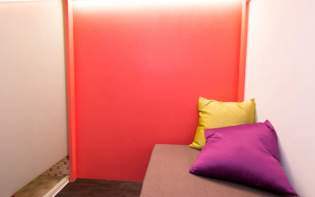 SleepBox Hotel - Ximen