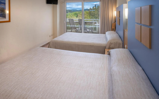 Caprici Beach Hotel & Spa