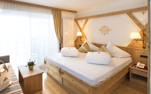 ABINEA Dolomiti Romantic Spa Hotel