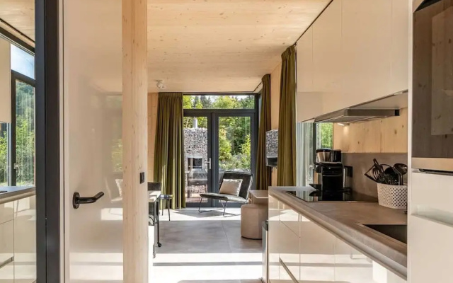 Modern Holiday Home With sun Shower