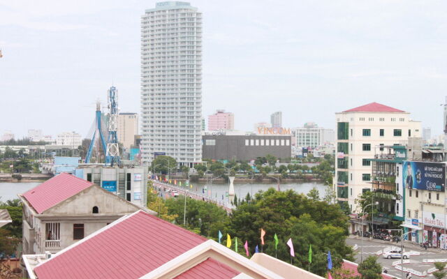 Ngoi Nha Xanh Hotel