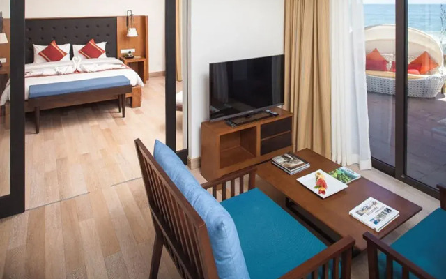 Reefs Edge Hotel