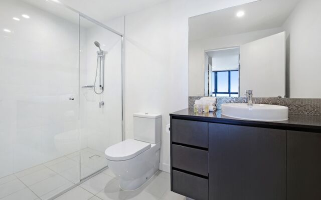 Private 2 Bedroom Ocean View Apartment in Rhapsody