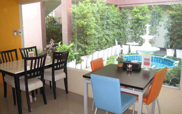 C2 Residence Boutique Hotel