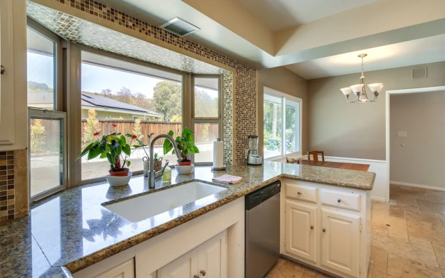 Whittier Vacation Rental: Close to Hiking Trails!
