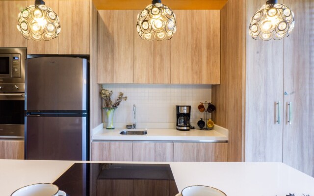 The Boat 308 2 Bedroom Condo by Redawning