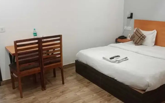 Saavi Hotel Sector 10