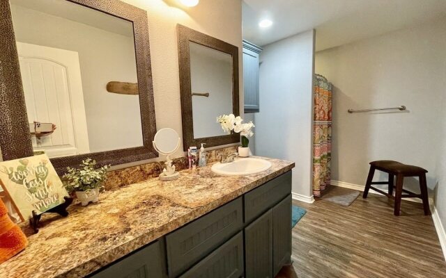 Mimosa Manor 3 Bedroom Home by Redawning