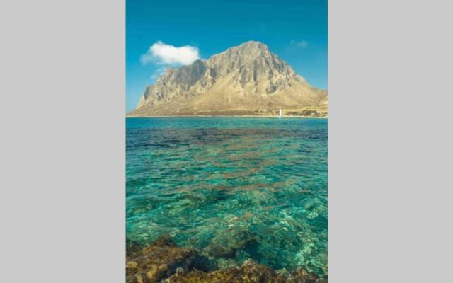 Terrazzo Esclusivo Con Zona Solarium Da 200 Mq