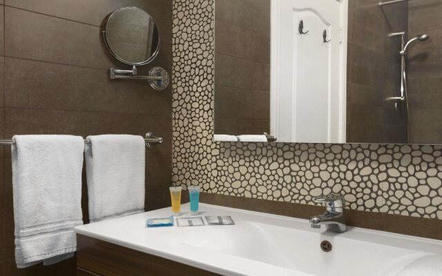 Days Inn Hotel & Suites Aqaba