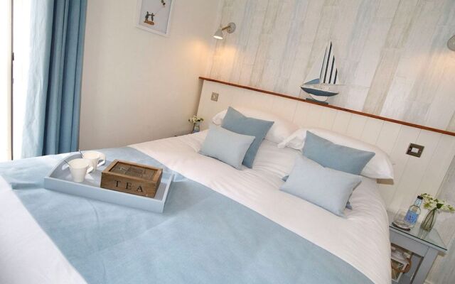 The Estuary Bar and Rooms