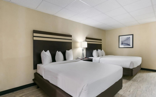 Eisenhower Hotel & Conference Center