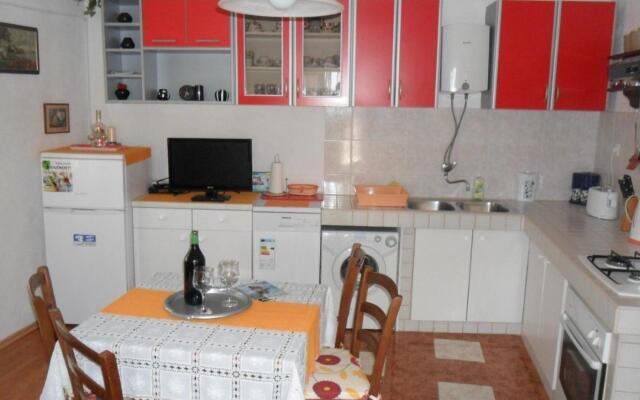 Ralje - 100m from the sea & free parking - A1(2+1)